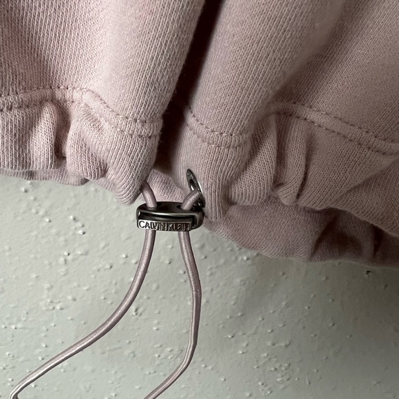 Calvin Klein Women's Long Sleeve 1/2
Zip Pullover Crop Logo Sweatshirt Size S/CH - Picture 6 of 10